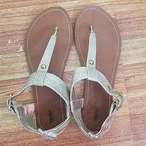 3/$25 Mossimo gold sandals size 8
